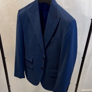 Men's Custom Made Blazer Comes with matching vest 

Both size 38S